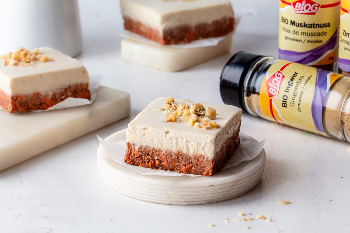 25 04 BIOG carrot cake 2