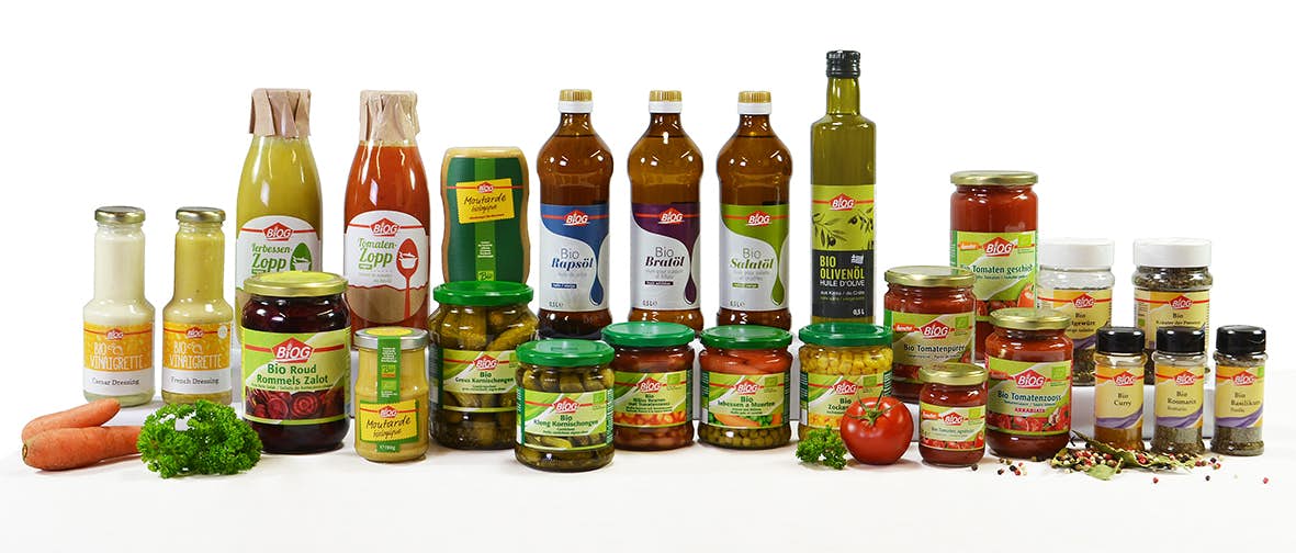 Assortiment Feinkost Glaskonserven Würzmittel