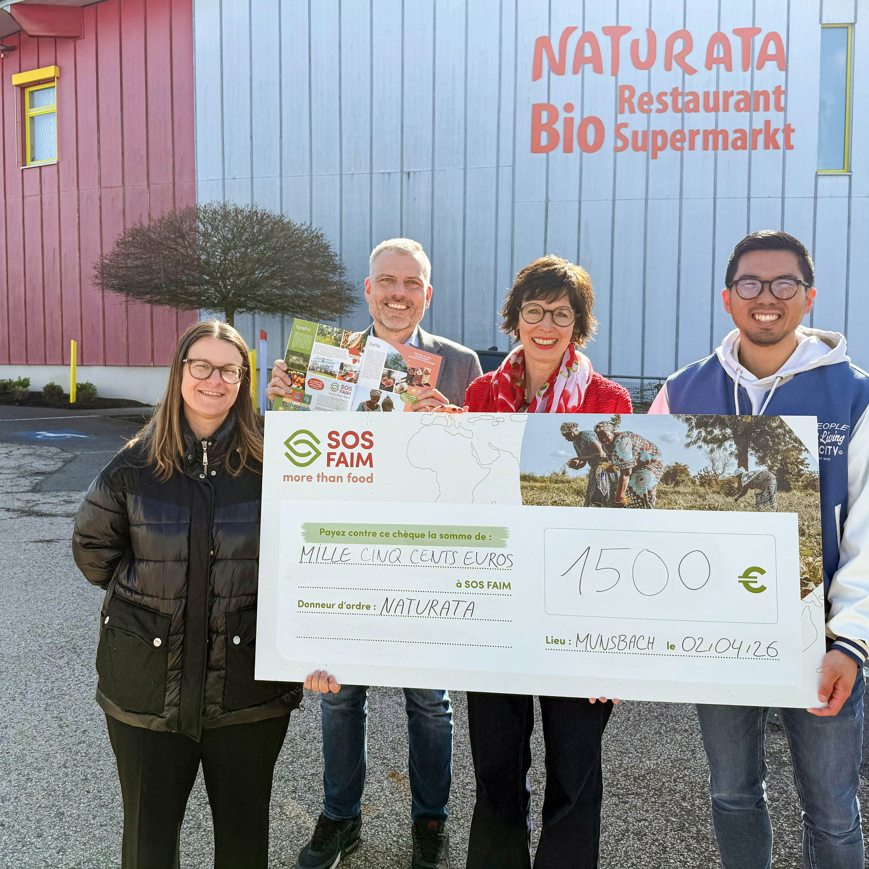 Naturata Scheck Übergabe